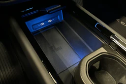 valkoinen Volkswagen ID.7 2024 kuva 40.