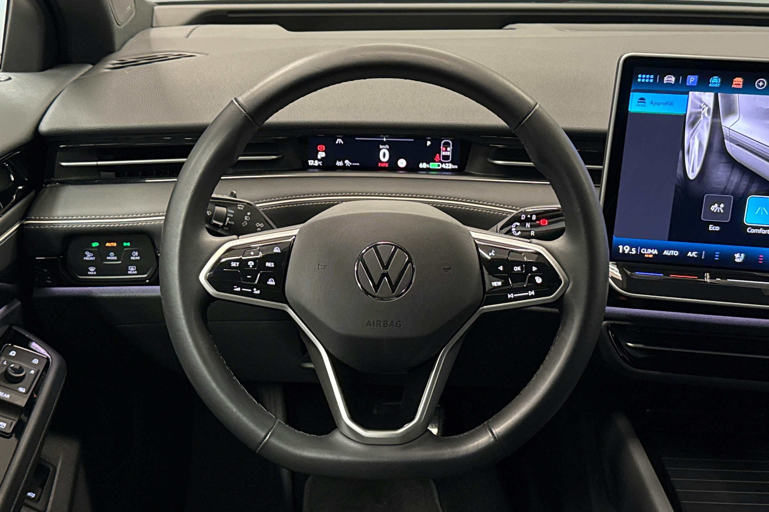 sininen Volkswagen ID.7 2024 kuva 8.