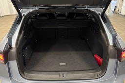 sininen Volkswagen ID.7 2024 kuva 27.