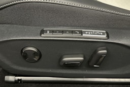 punainen Volkswagen ID.7 2025 kuva 19.