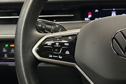 punainen Volkswagen ID.7 2025 kuva 21.