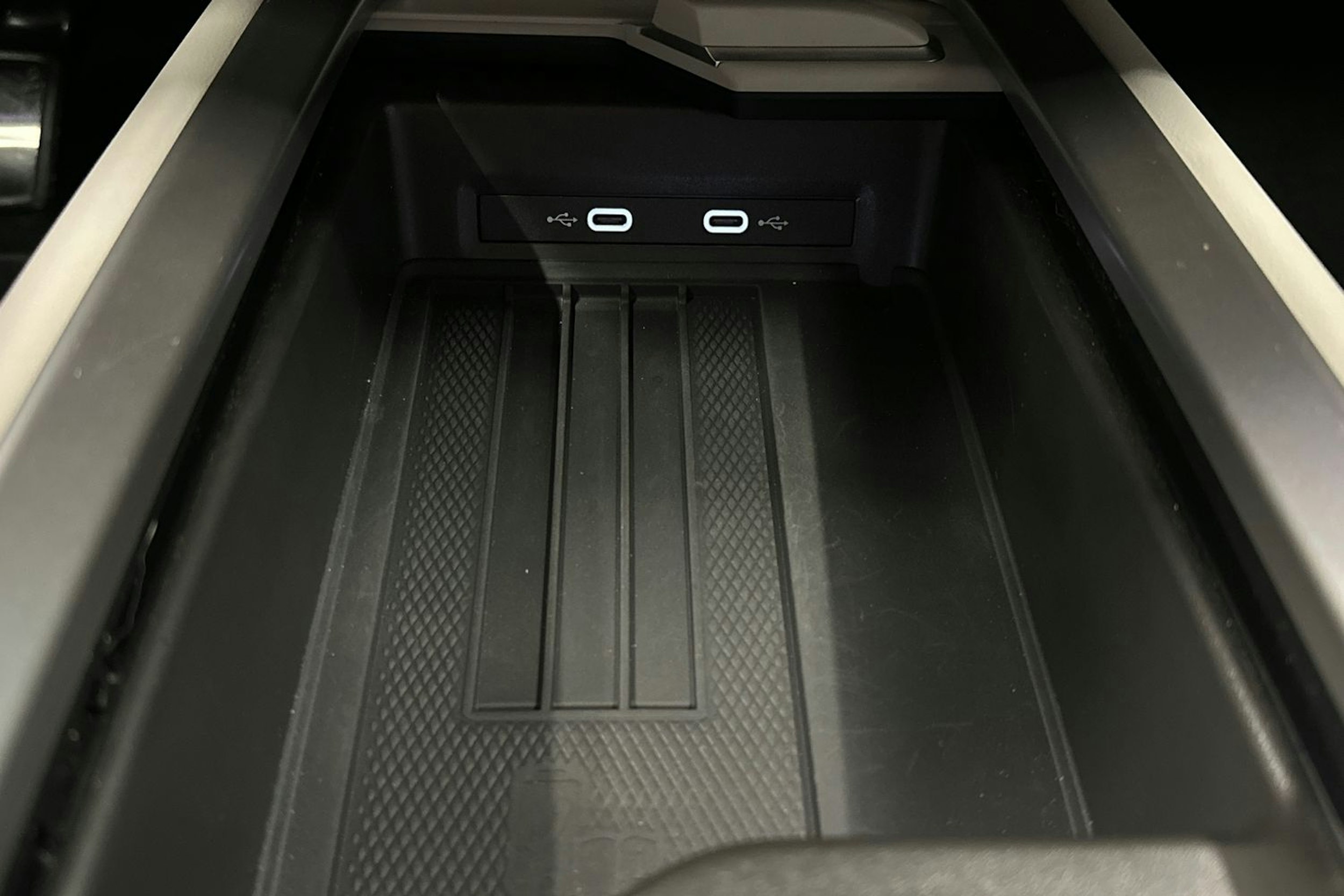 punainen Volkswagen ID.7 2025 kuva 41.