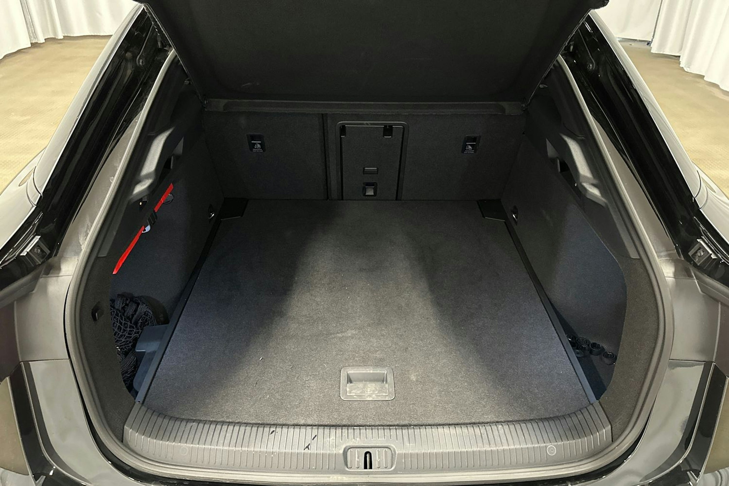 musta Volkswagen ID.7 2024 kuva 15.