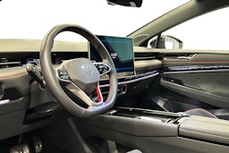 punainen Volkswagen ID.7 2025 kuva 3.