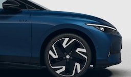sininen Volkswagen ID.7 2025 kuva 5.