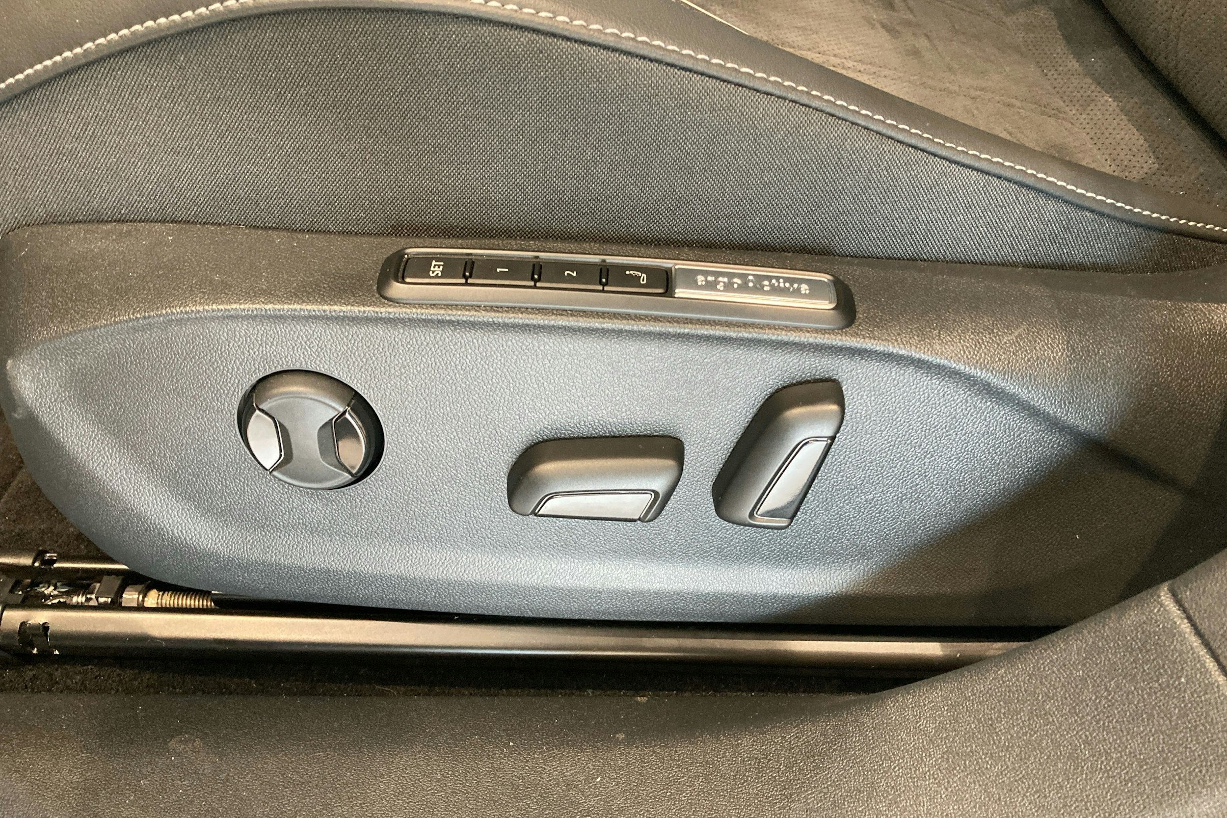 valkoinen Volkswagen ID.7 2025 kuva 19.