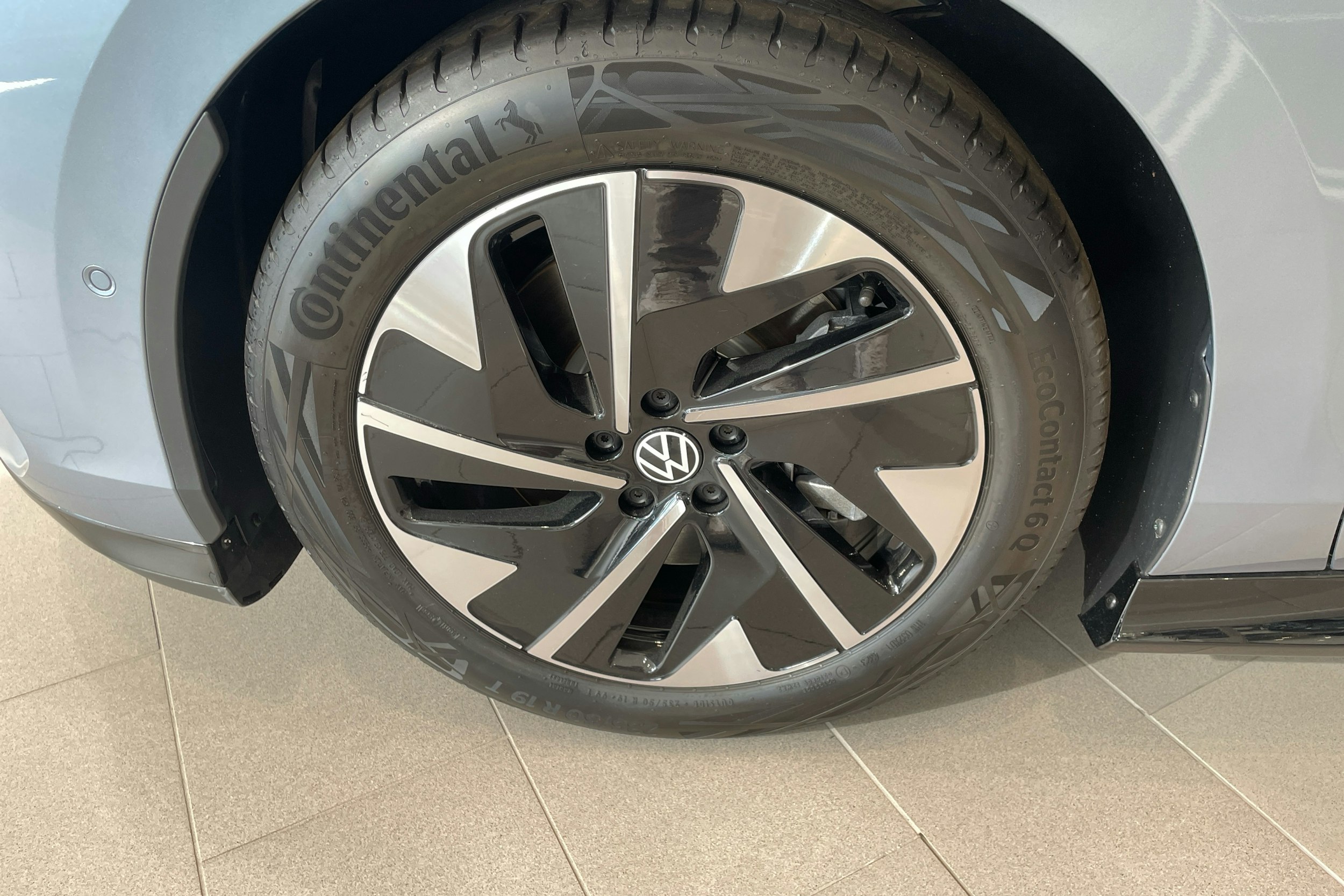 sininen Volkswagen ID.7 2025 kuva 9.