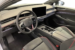 valkoinen Volkswagen ID.7 2025 kuva 6.