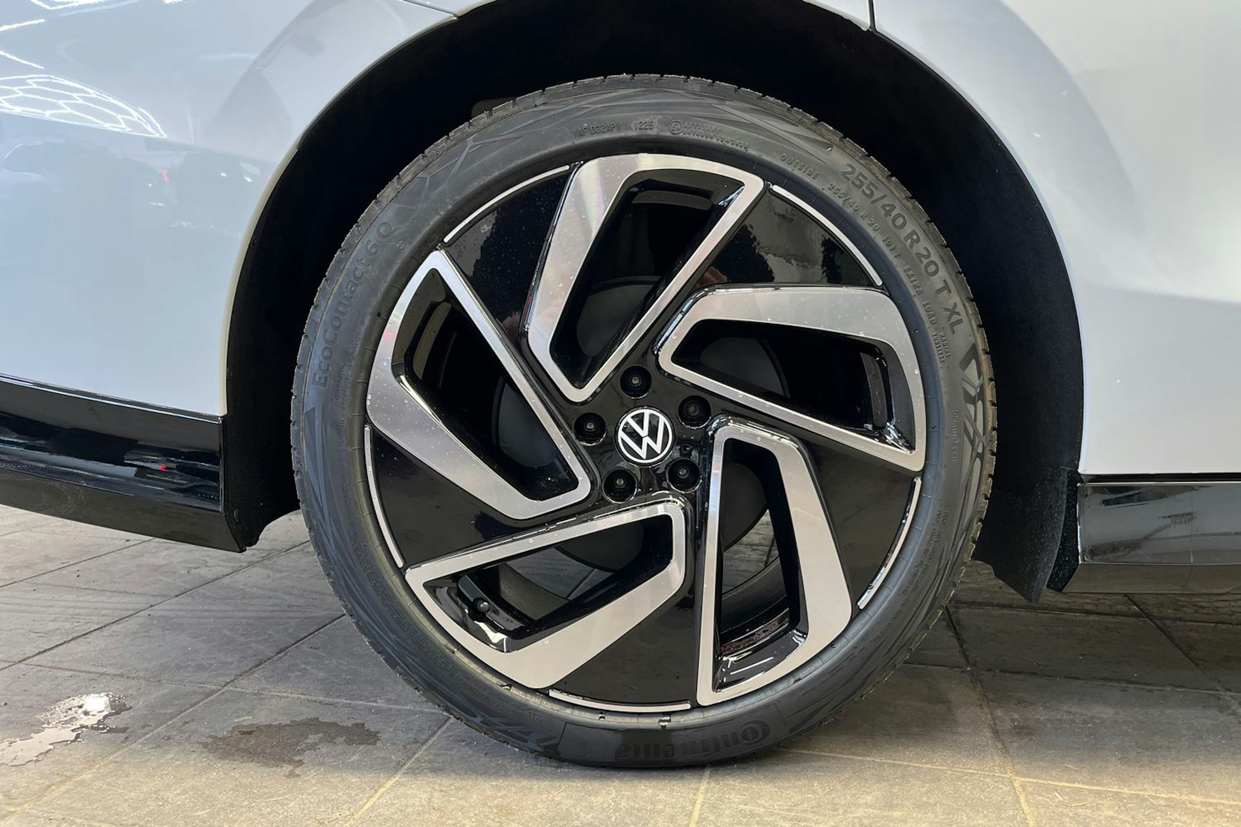 valkoinen Volkswagen ID.7 2025 kuva 10.