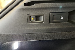 valkoinen Volkswagen ID.7 2025 kuva 12.