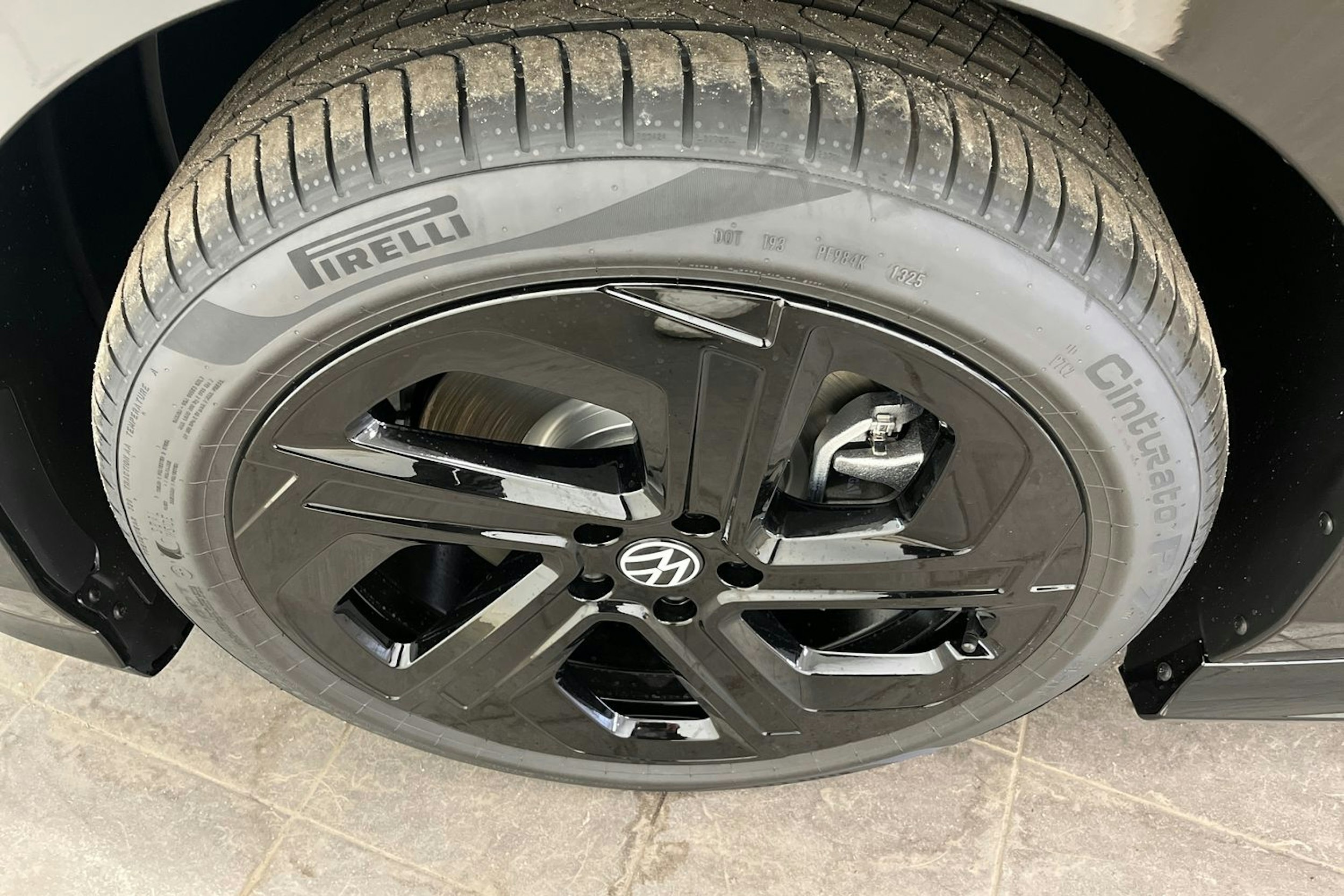 musta Volkswagen ID.7 2025 kuva 10.