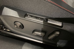 sininen Volkswagen ID.7 2025 kuva 11.