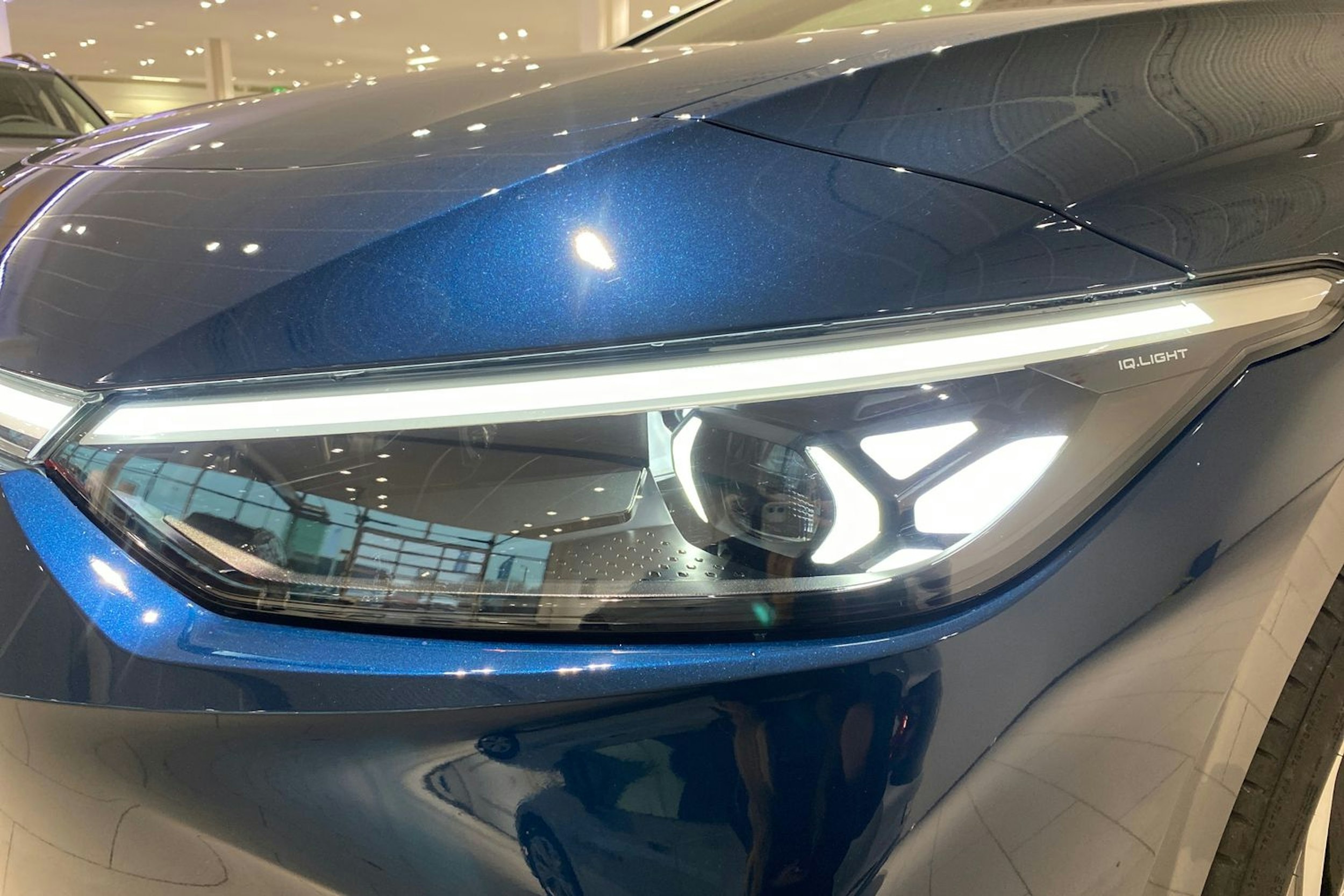 sininen Volkswagen ID.7 2025 kuva 17.