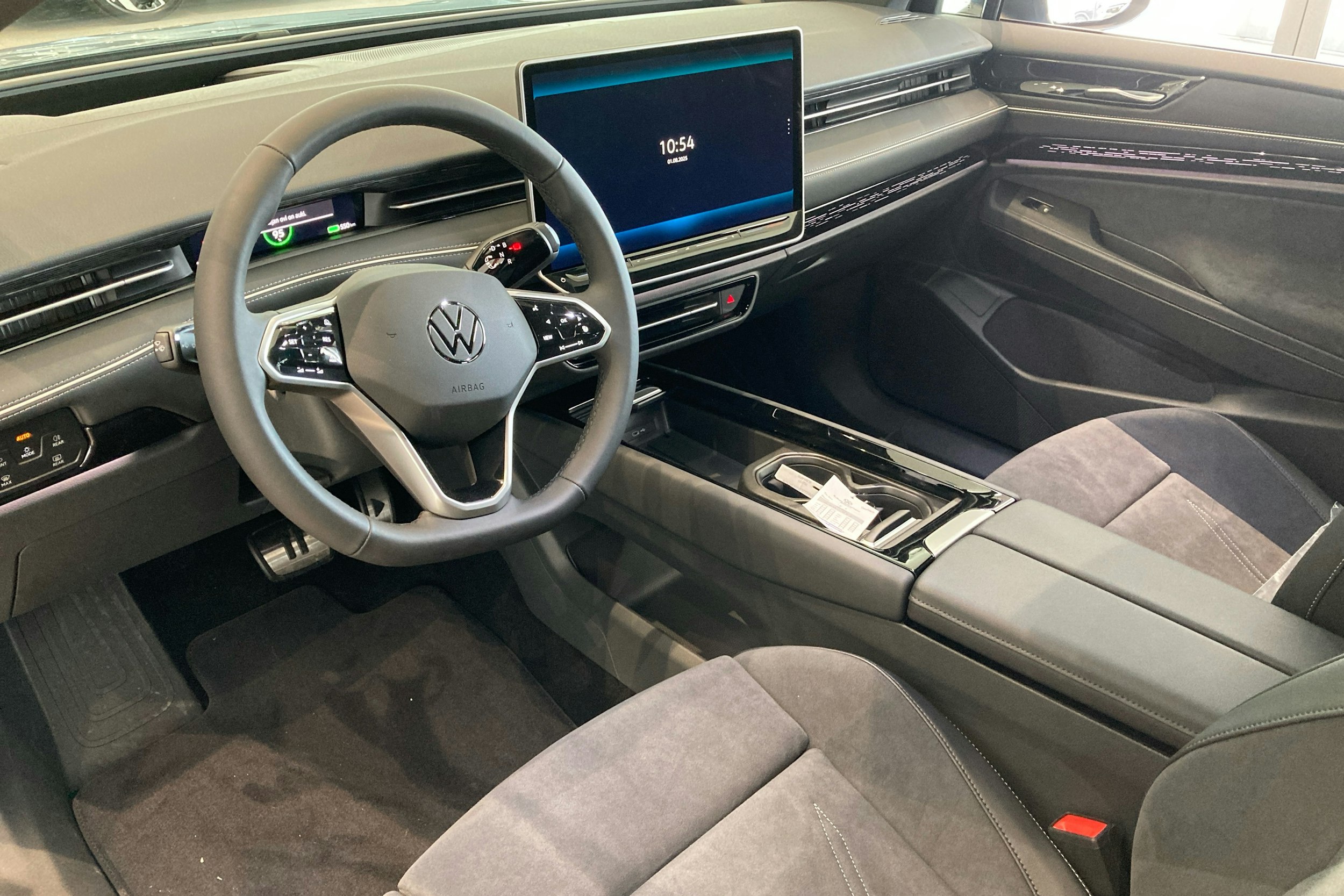 sininen Volkswagen ID.7 2025 kuva 6.