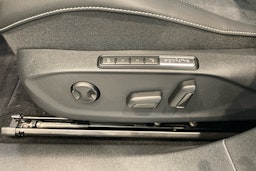 sininen Volkswagen ID.7 2025 kuva 12.