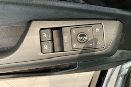 sininen Volkswagen ID.7 2025 kuva 13.