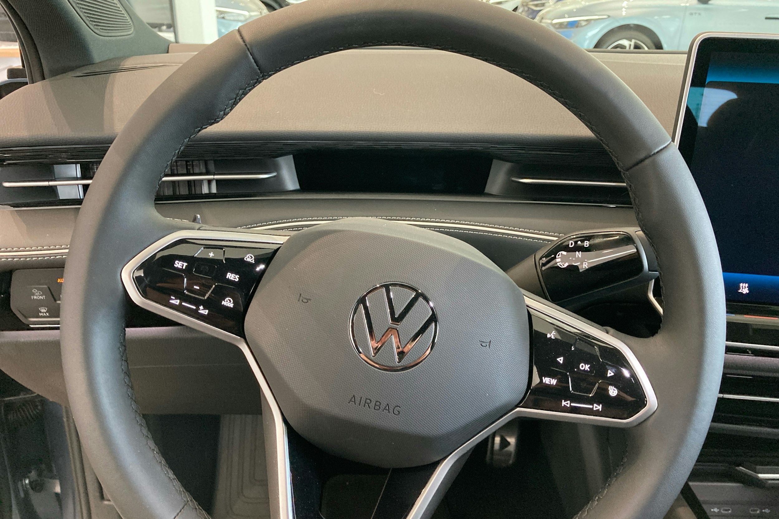 sininen Volkswagen ID.7 2025 kuva 14.