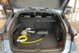 sininen Volkswagen ID.7 2025 kuva 18.