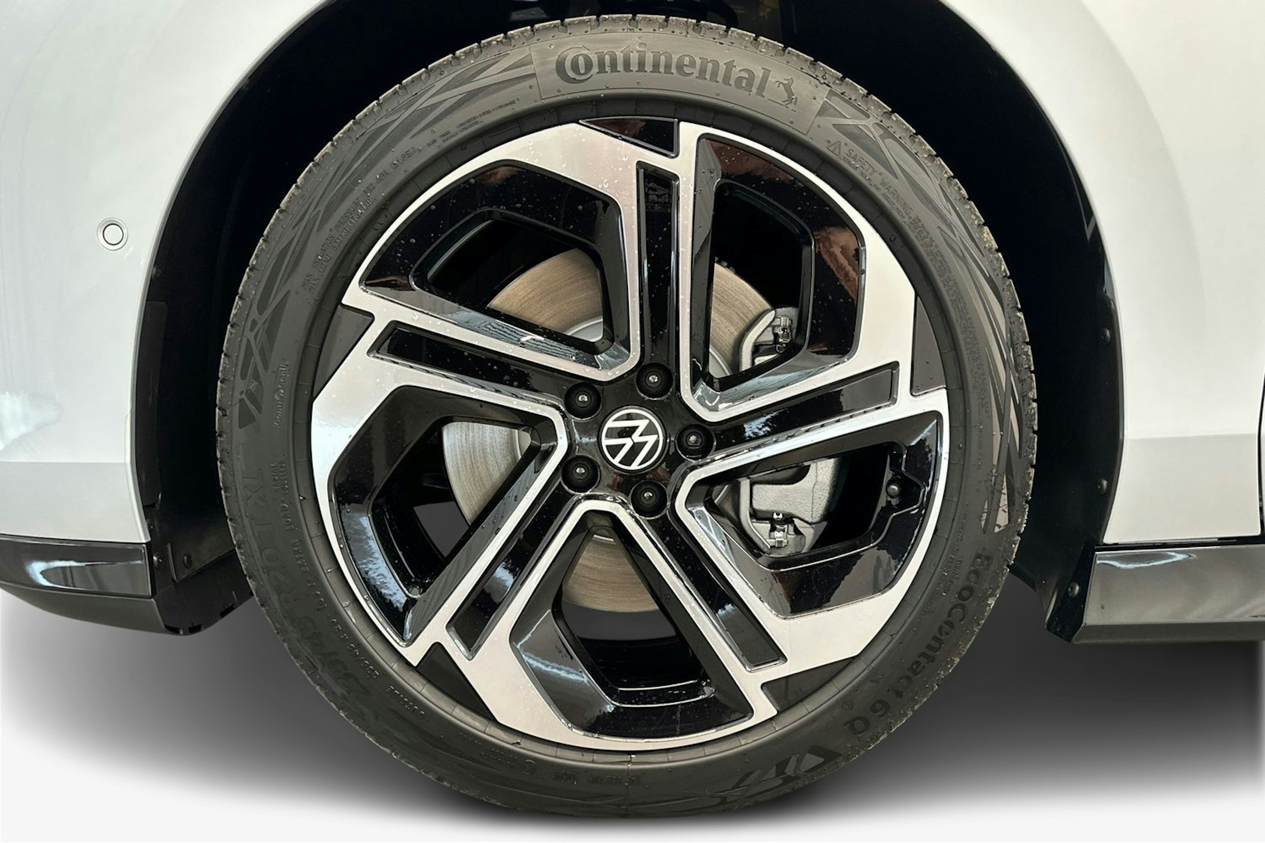 harmaa Volkswagen ID.7 2025 kuva 9.