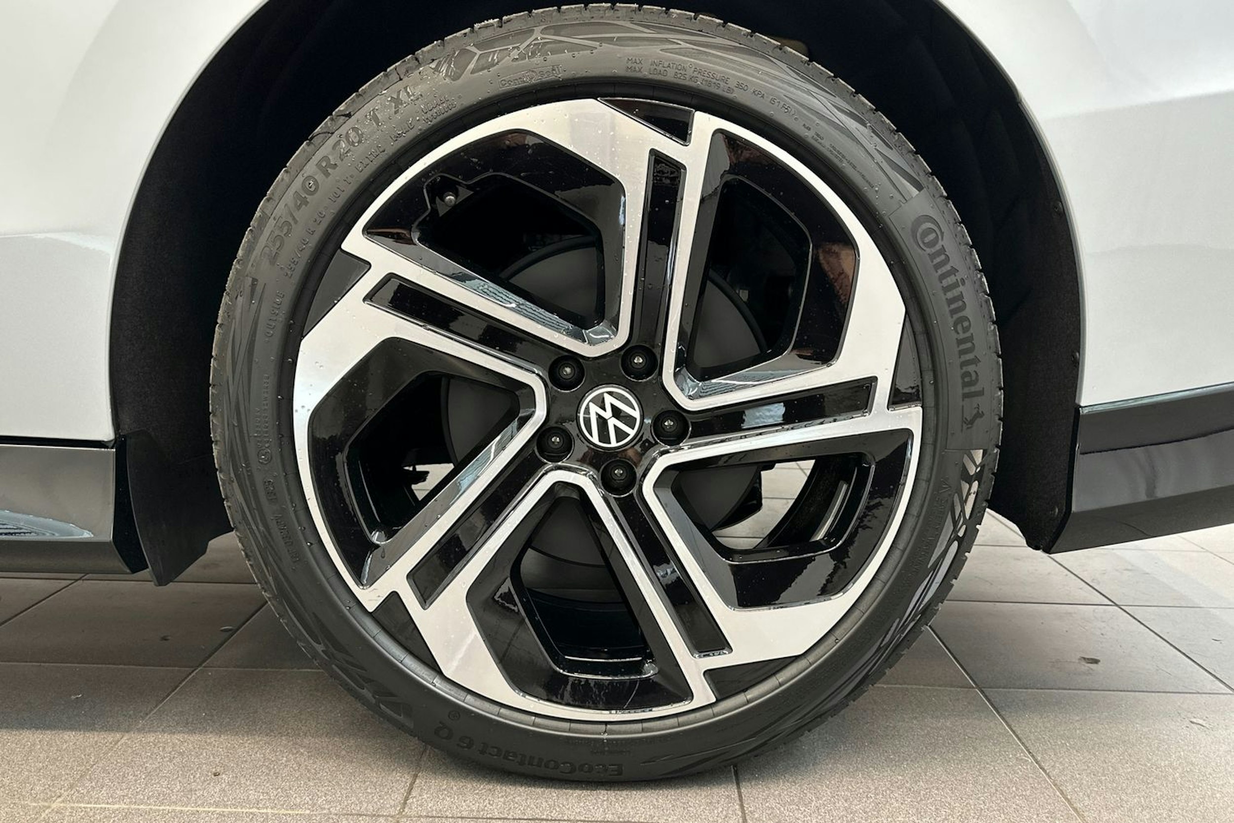 harmaa Volkswagen ID.7 2025 kuva 10.