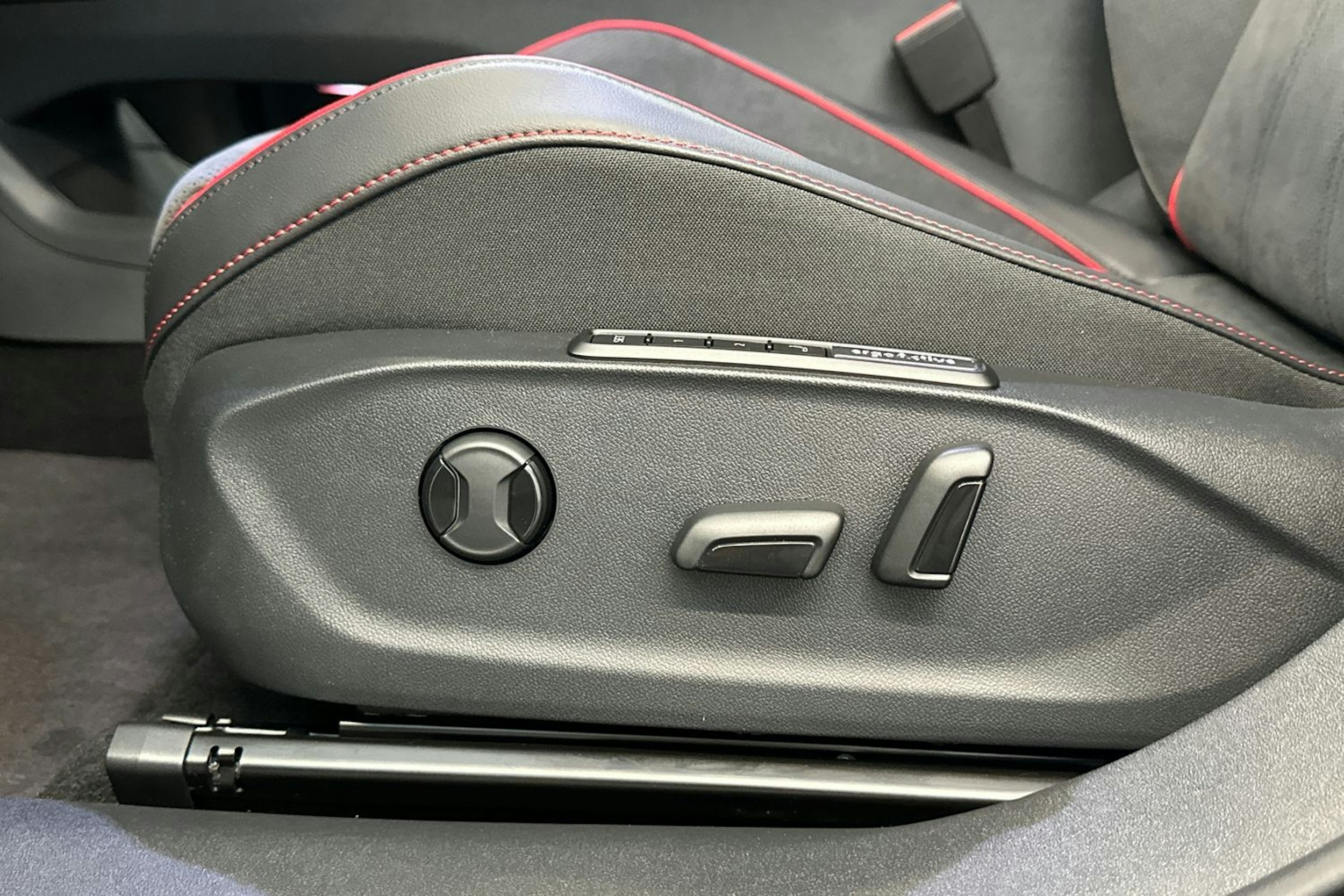 harmaa Volkswagen ID.7 2025 kuva 18.