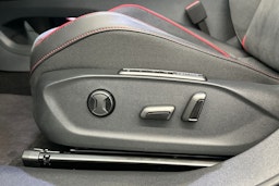 harmaa Volkswagen ID.7 2025 kuva 18.