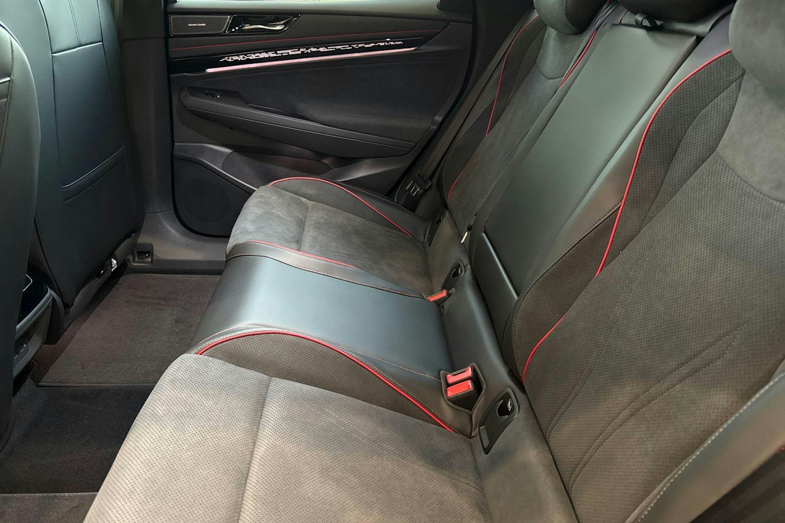 musta Volkswagen ID.7 2025 kuva 8.