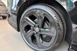 musta Volkswagen ID.7 2025 kuva 10.