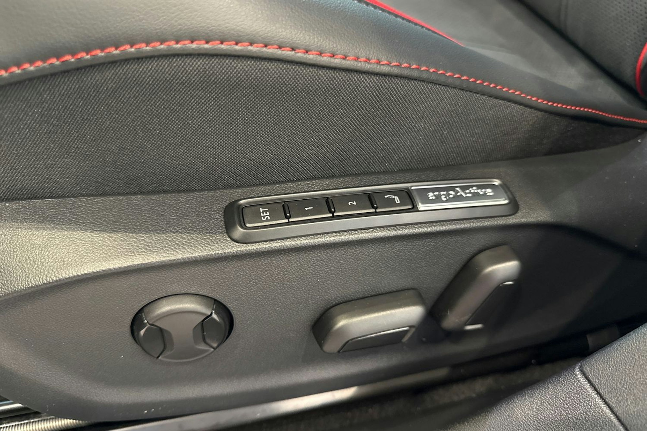 musta Volkswagen ID.7 2025 kuva 15.