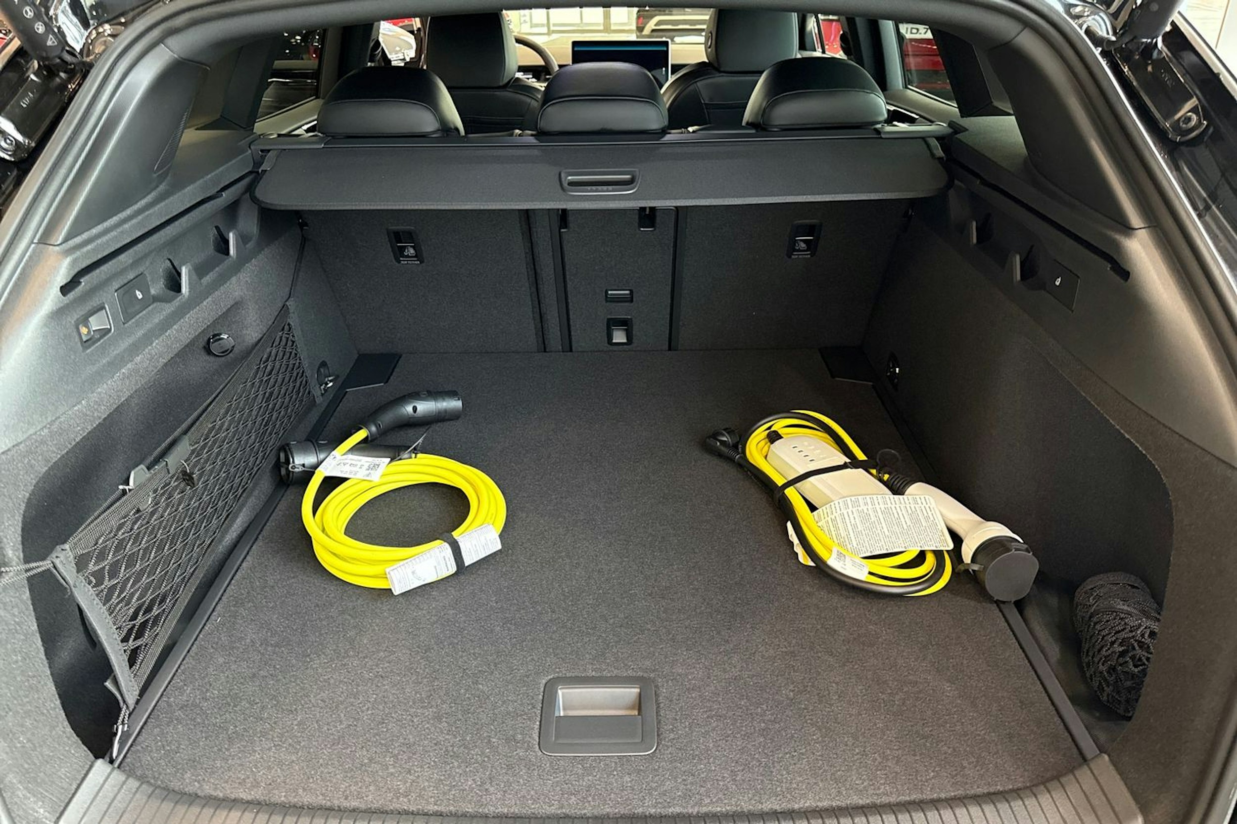 musta Volkswagen ID.7 2025 kuva 16.