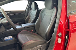 punainen Volkswagen ID.7 2025 kuva 6.
