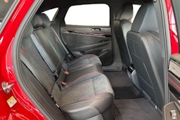 punainen Volkswagen ID.7 2025 kuva 8.