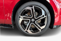 punainen Volkswagen ID.7 2025 kuva 9.