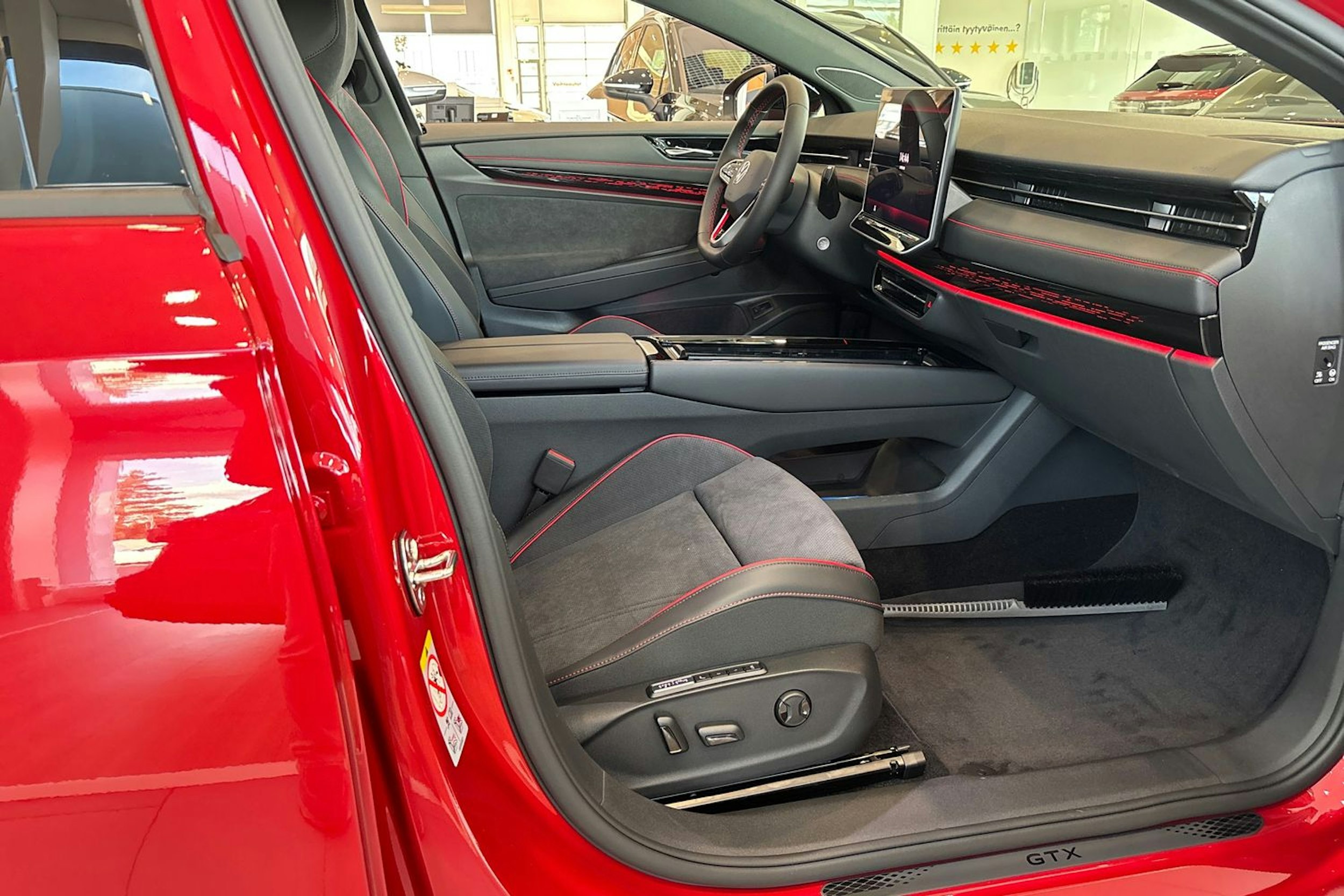 punainen Volkswagen ID.7 2025 kuva 14.