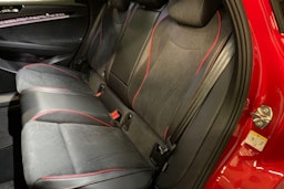punainen Volkswagen ID.7 2025 kuva 10.