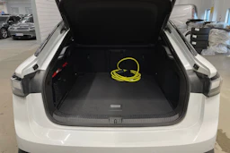 valkoinen Volkswagen ID.7 2025 kuva 18.