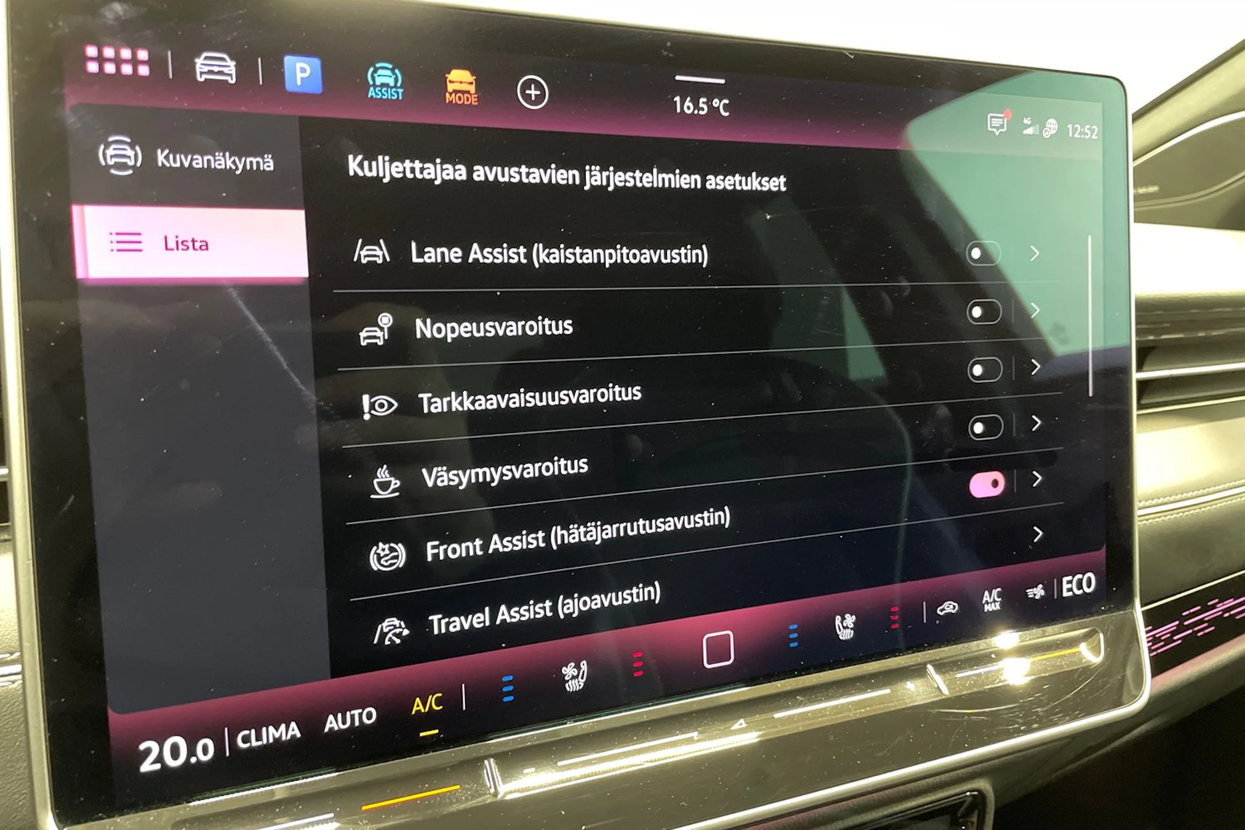 valkoinen Volkswagen ID.7 2025 kuva 29.