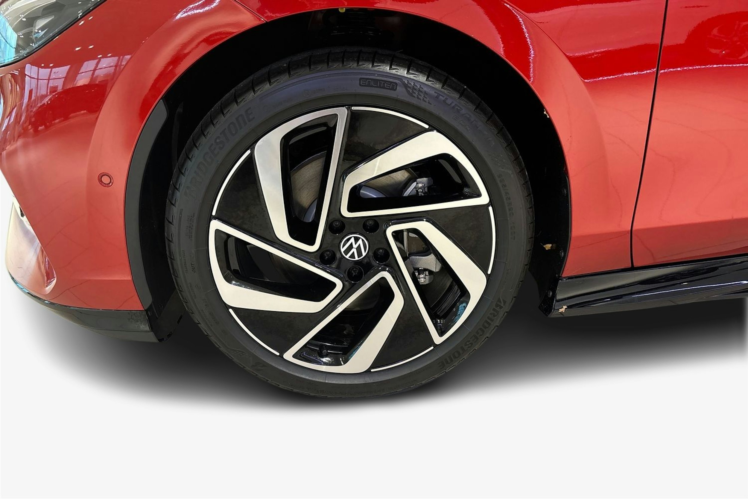 punainen Volkswagen ID.7 2025 kuva 9.