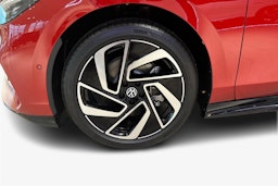 punainen Volkswagen ID.7 2025 kuva 9.