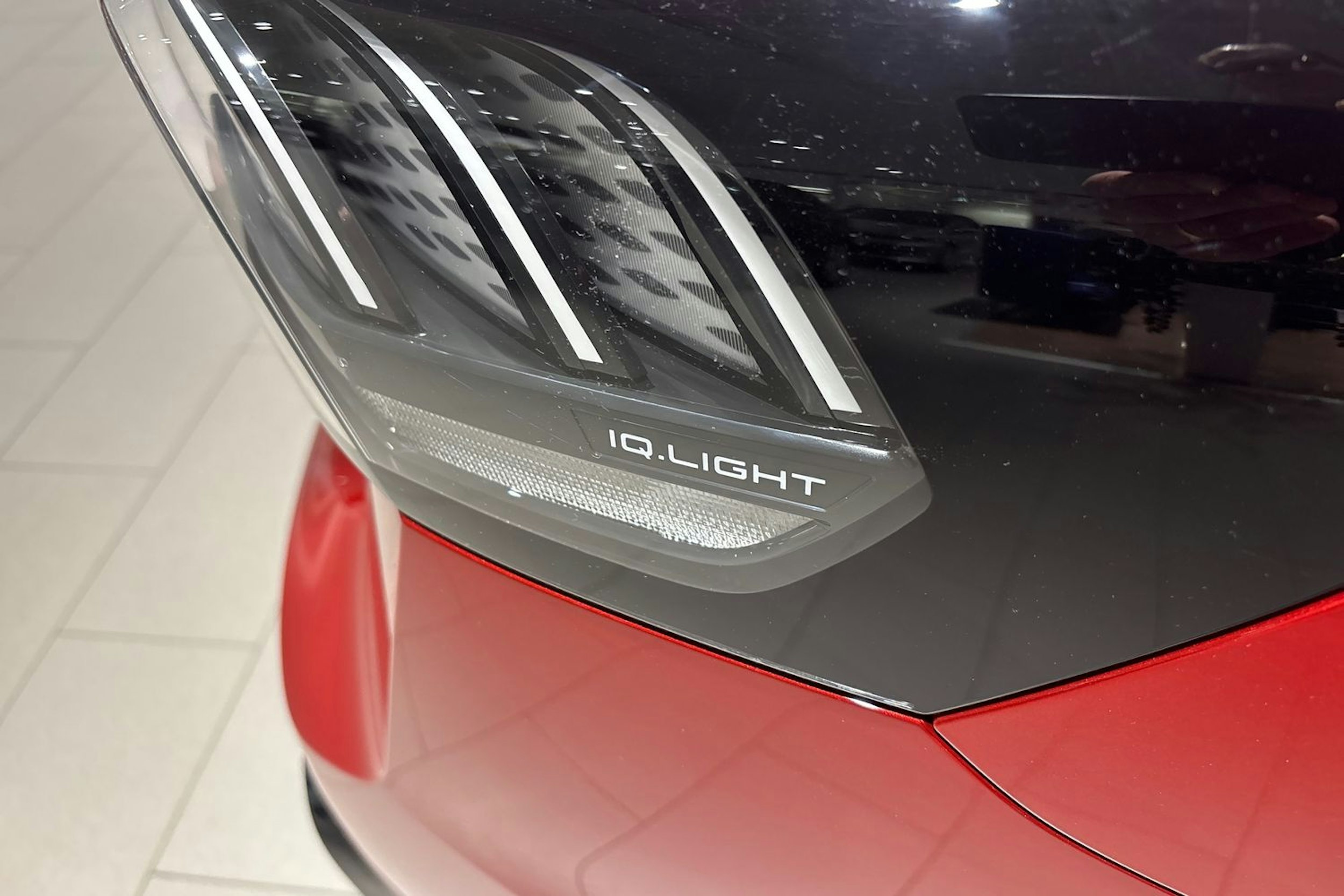 punainen Volkswagen ID.7 2025 kuva 15.