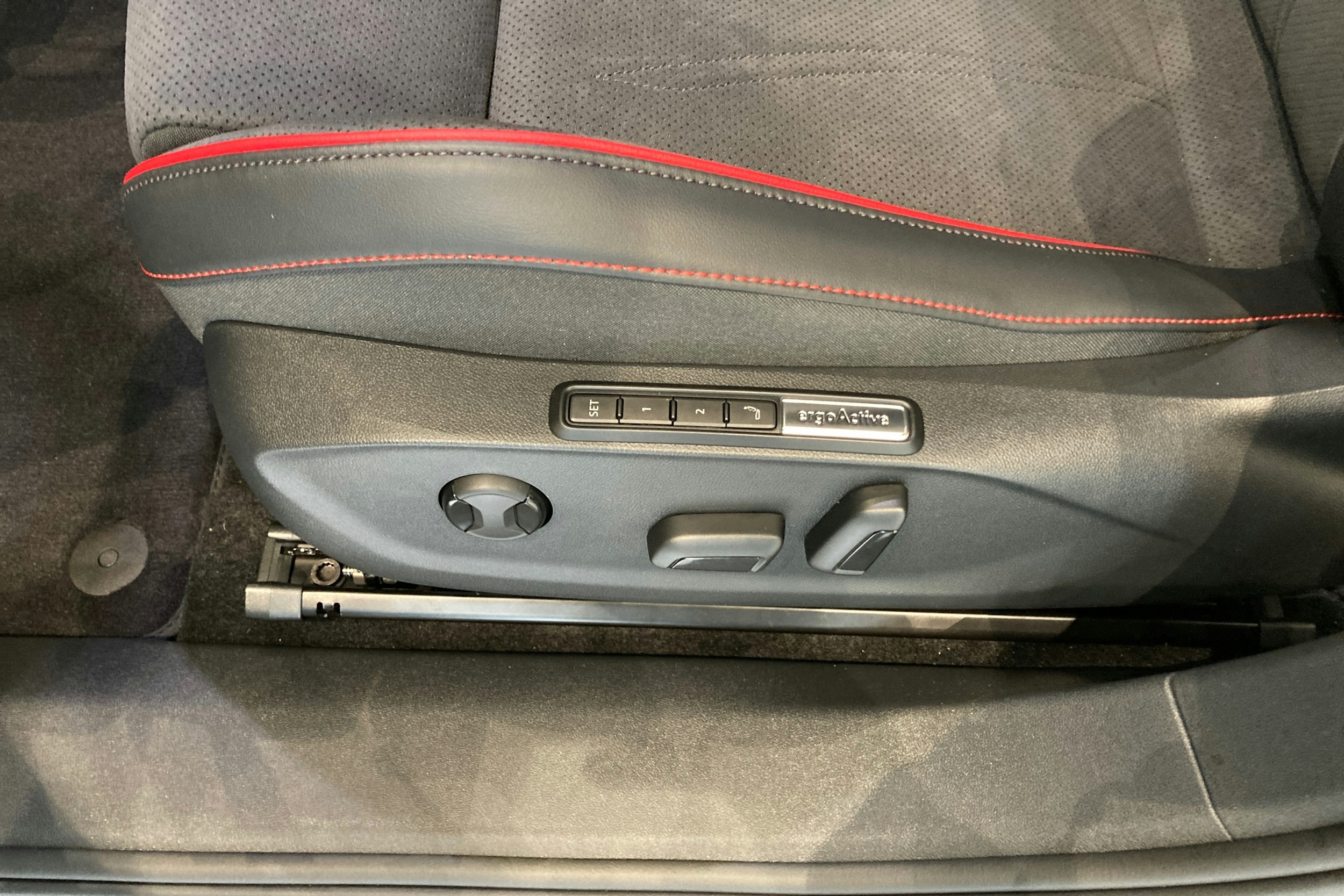 musta Volkswagen ID.7 2025 kuva 12.