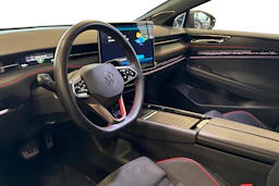 punainen Volkswagen ID.7 2025 kuva 3.