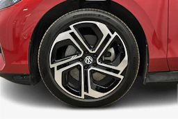 punainen Volkswagen ID.7 2025 kuva 9.