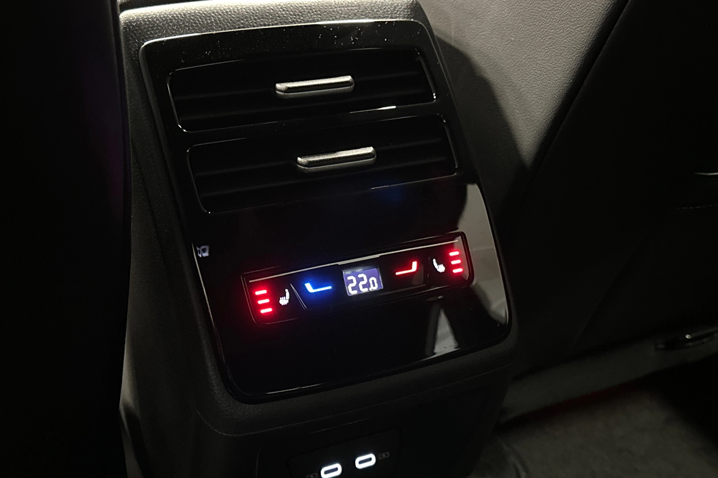 punainen Volkswagen ID.7 2025 kuva 14.