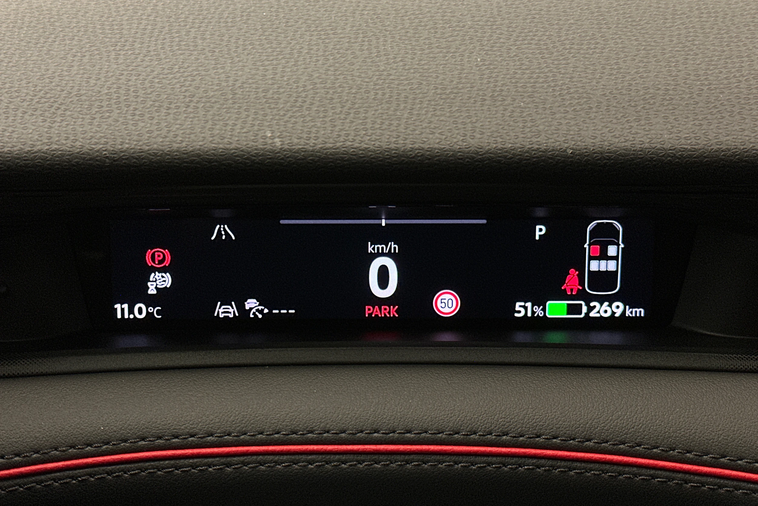 punainen Volkswagen ID.7 2025 kuva 21.