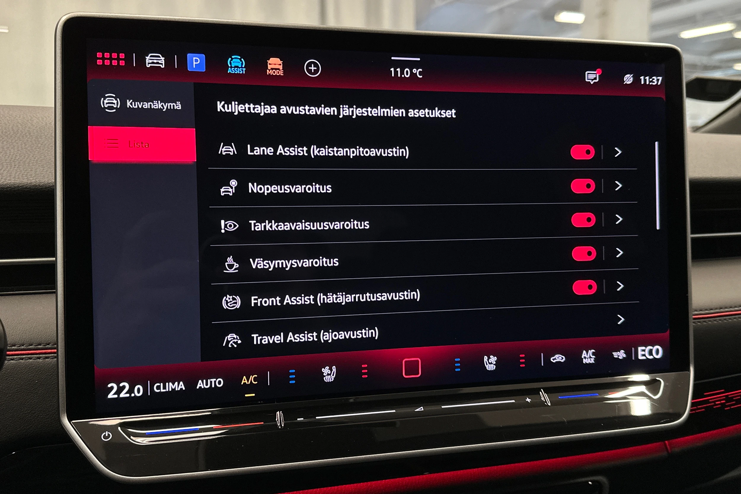 punainen Volkswagen ID.7 2025 kuva 28.