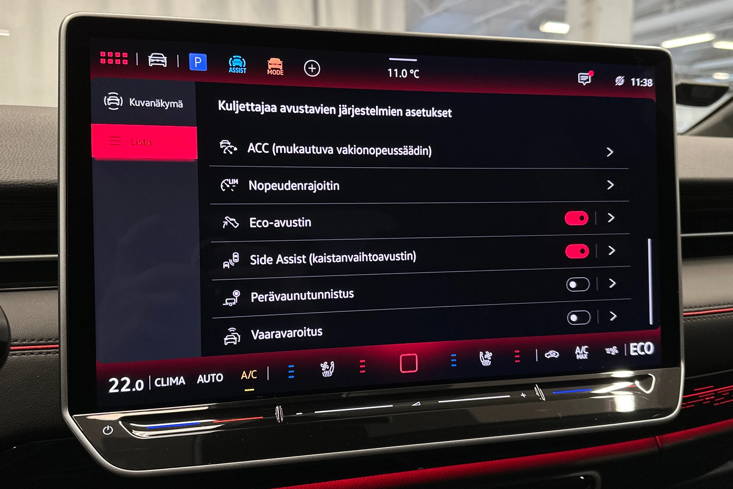 punainen Volkswagen ID.7 2025 kuva 29.