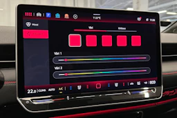 punainen Volkswagen ID.7 2025 kuva 30.