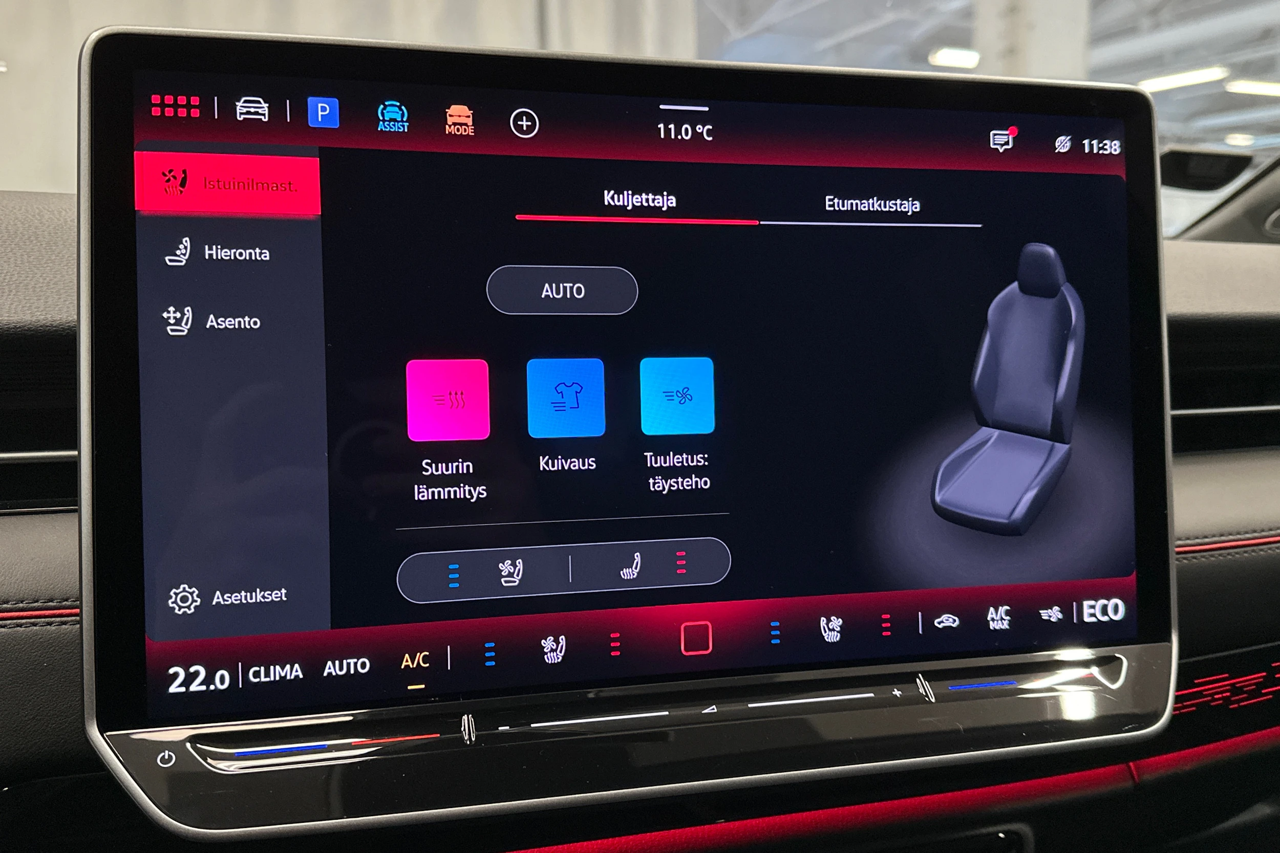 punainen Volkswagen ID.7 2025 kuva 31.