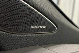 punainen Volkswagen ID.7 2025 kuva 35.